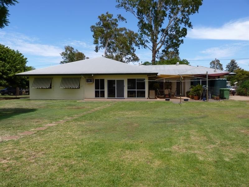 55 Grey Street, St George QLD 4487