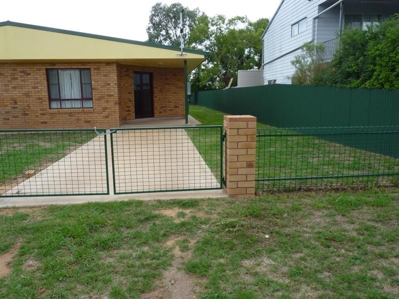 17B Andrew Street, St George QLD 4487
