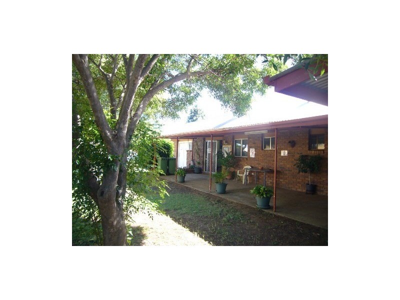 136 Victoria Street, St George QLD 4487
