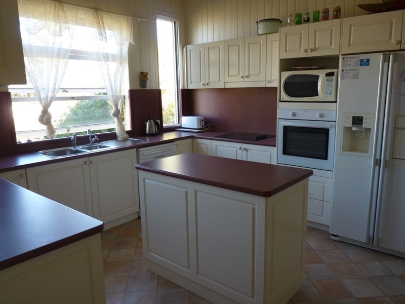 137 Arthur Street, St George QLD 4487