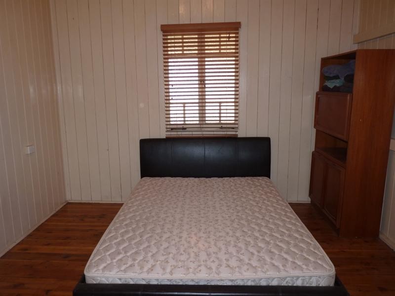 34 Barlee Street, St George QLD 4487