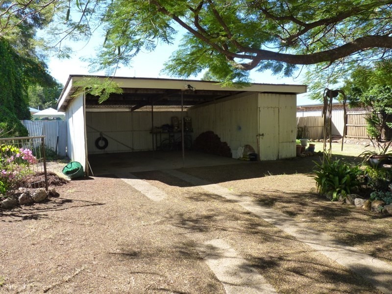 77 Grey Street, St George QLD 4487