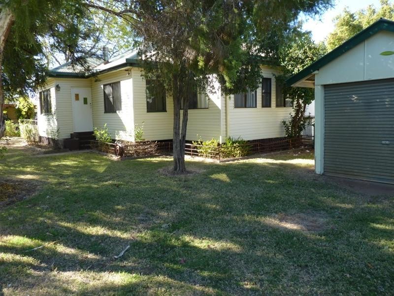 73 Grey Street, St George QLD 4487