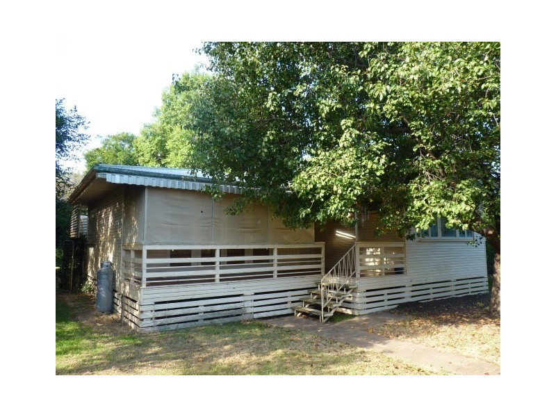 35 Munro Street, St George QLD 4487