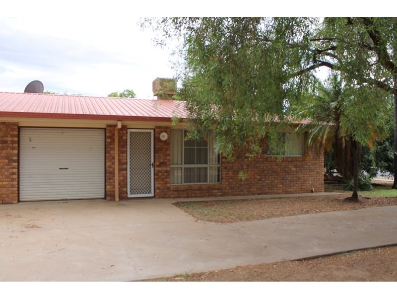 Unit 1, 11-13 Alfred Street, St George QLD 4487