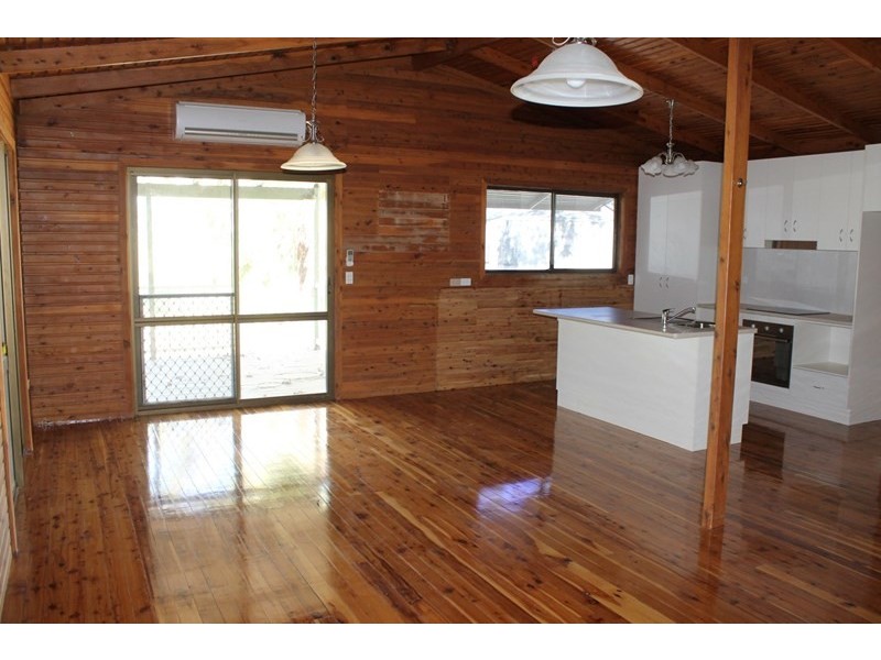 2/180 Bundoran Road, St George QLD 4487