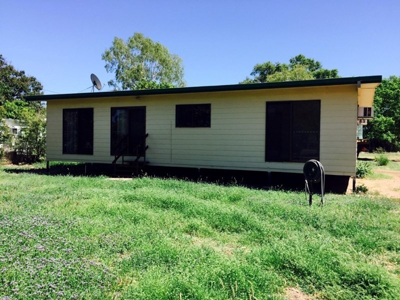 9 Charles Street, St George QLD 4487