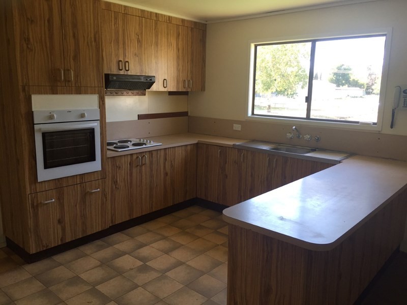 9 Charles Street, St George QLD 4487