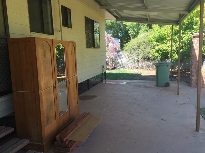 9 Charles Street, St George QLD 4487