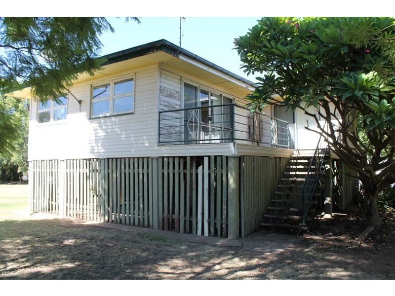 156 Victoria Street, St George QLD 4487