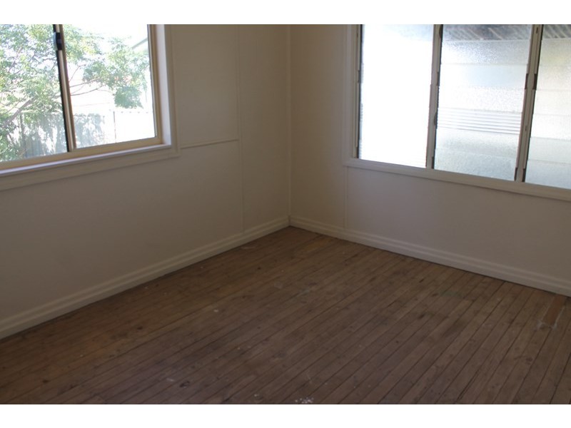 1 Moore Street, Dirranbandi QLD 4486