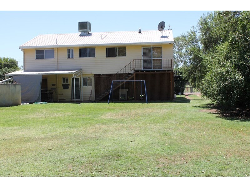 14 Elizabeth Street, St George QLD 4487