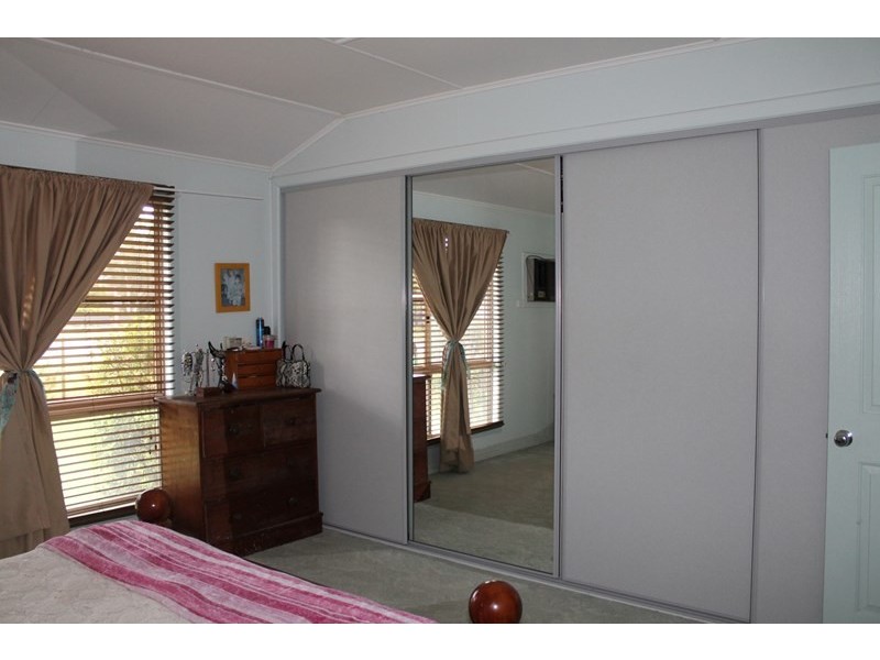 11 Hutt Street, St George QLD 4487