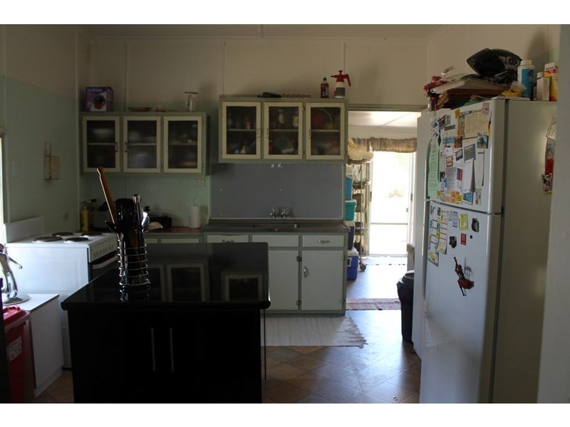 70 Grey Street, St George QLD 4487