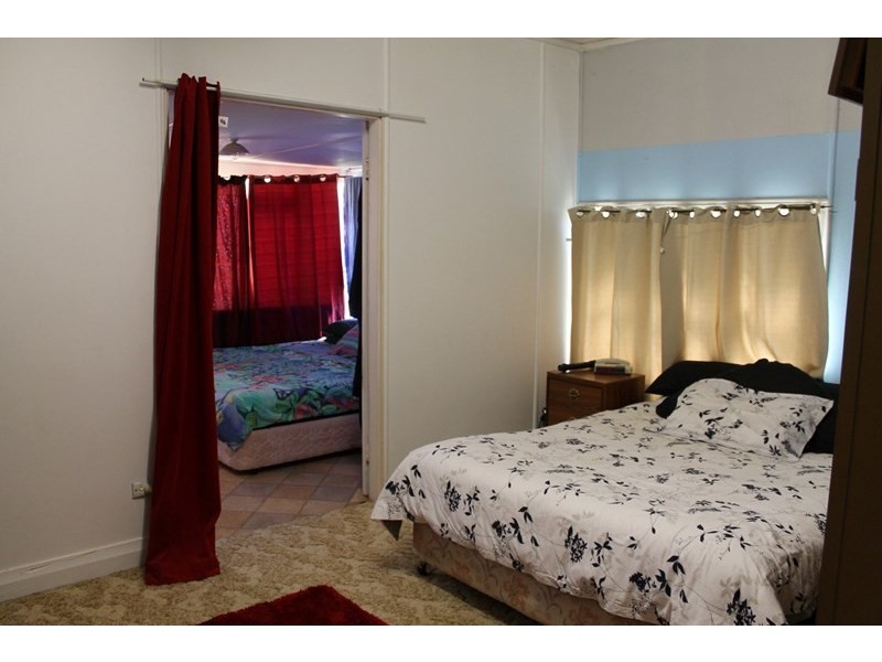 70 Grey Street, St George QLD 4487