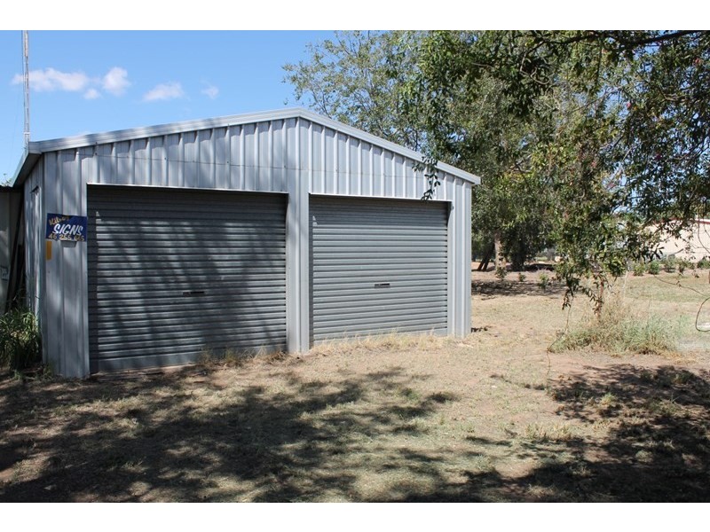 70 Grey Street, St George QLD 4487