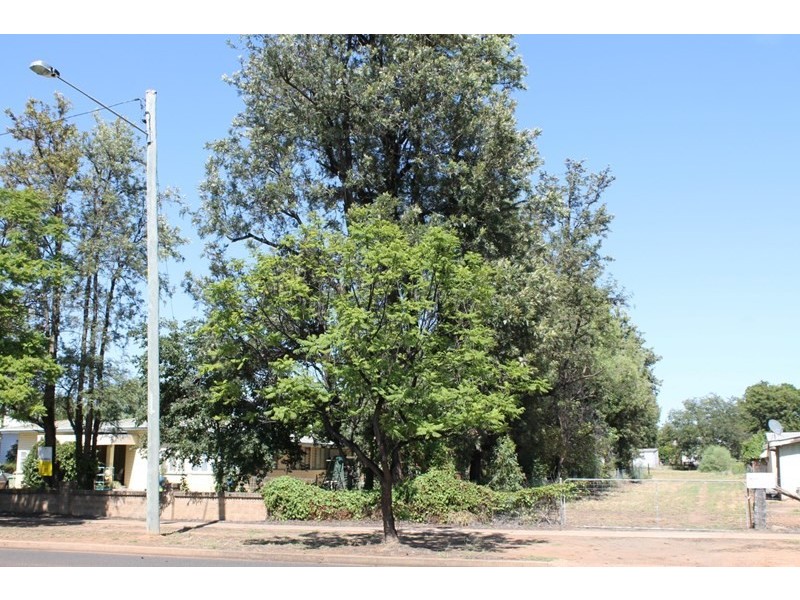 70 Grey Street, St George QLD 4487