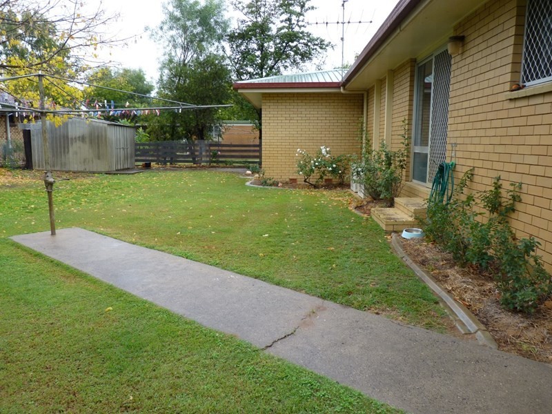 3 McDonnell Avenue, St George QLD 4487