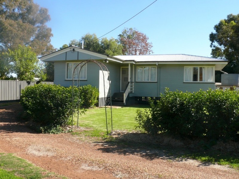 12 Robert Street, St George QLD 4487