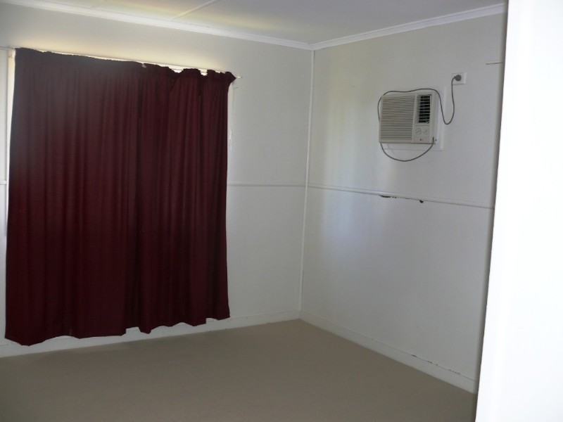 12 Robert Street, St George QLD 4487