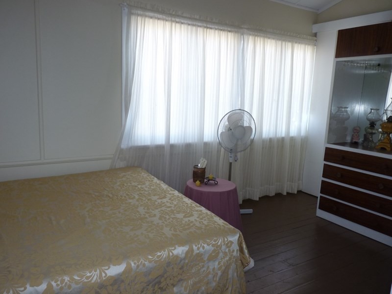 77 Grey Street, St George QLD 4487