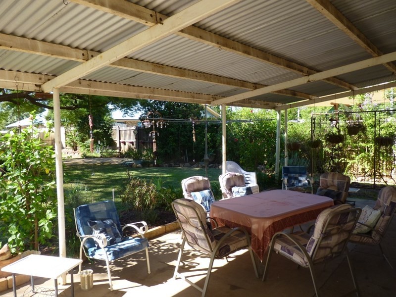 77 Grey Street, St George QLD 4487