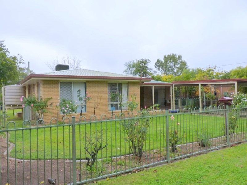 3 McDonnell Avenue, St George QLD 4487