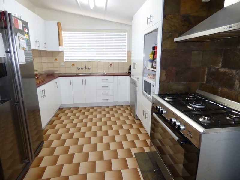 188 Victoria Street, St George QLD 4487