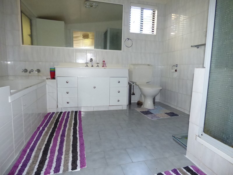 188 Victoria Street, St George QLD 4487