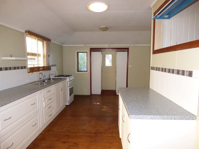23 Weatherall Street, St George QLD 4487
