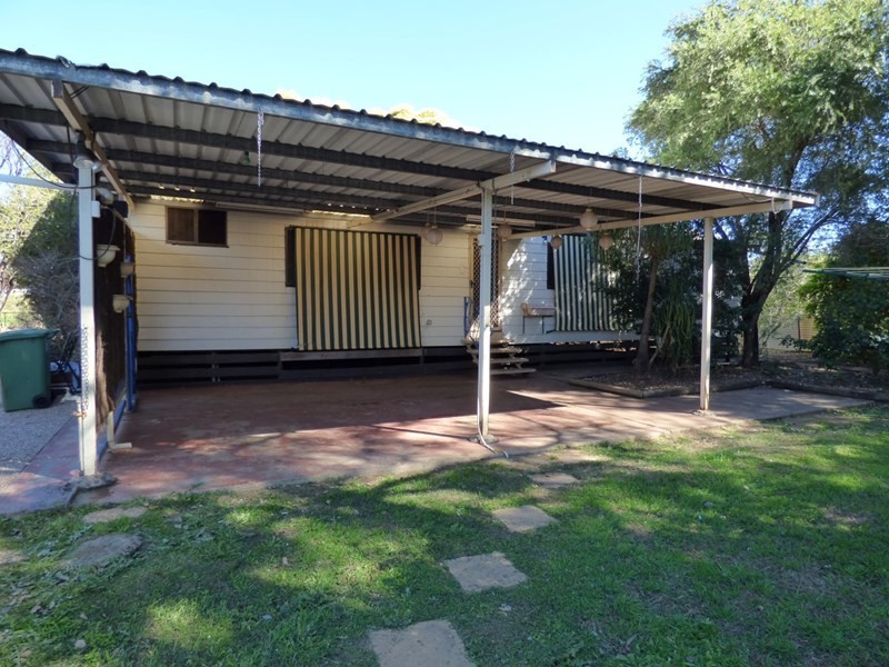 23 Weatherall Street, St George QLD 4487