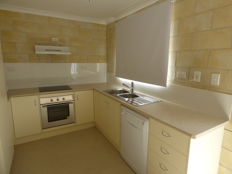 Unit 2 1 Taylor Street, St George QLD 4487