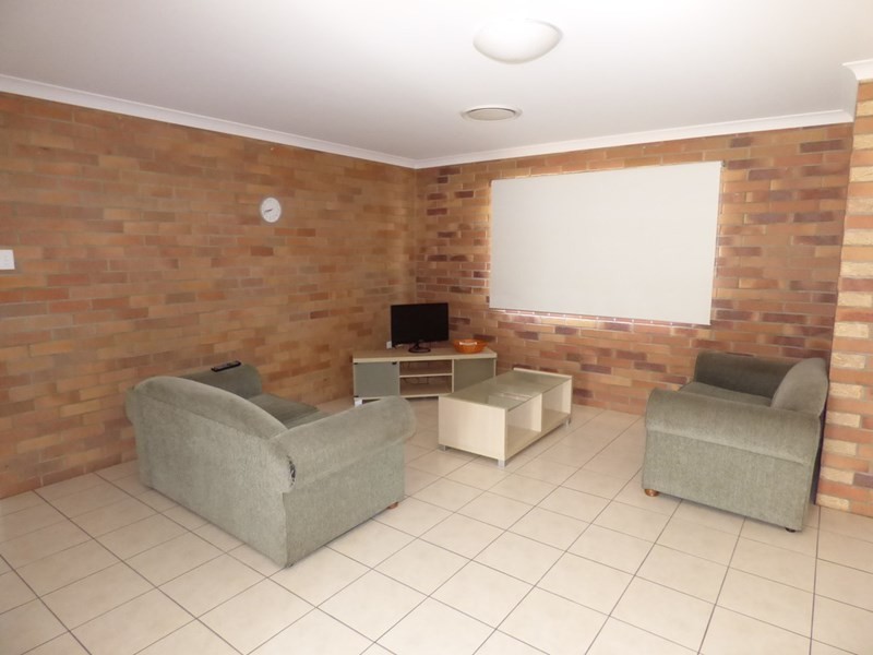 3/2 Taylor Street, St George QLD 4487