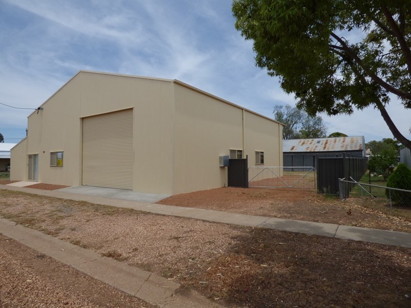 18 Kirby Street, Dirranbandi QLD 4486