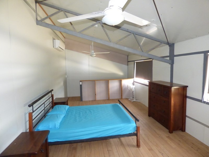 18 Kirby Street, Dirranbandi QLD 4486