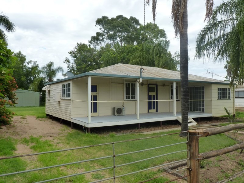 32 Barlee Street, St George QLD 4487