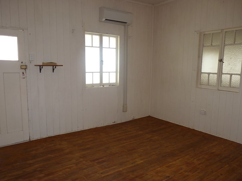 32 Barlee Street, St George QLD 4487