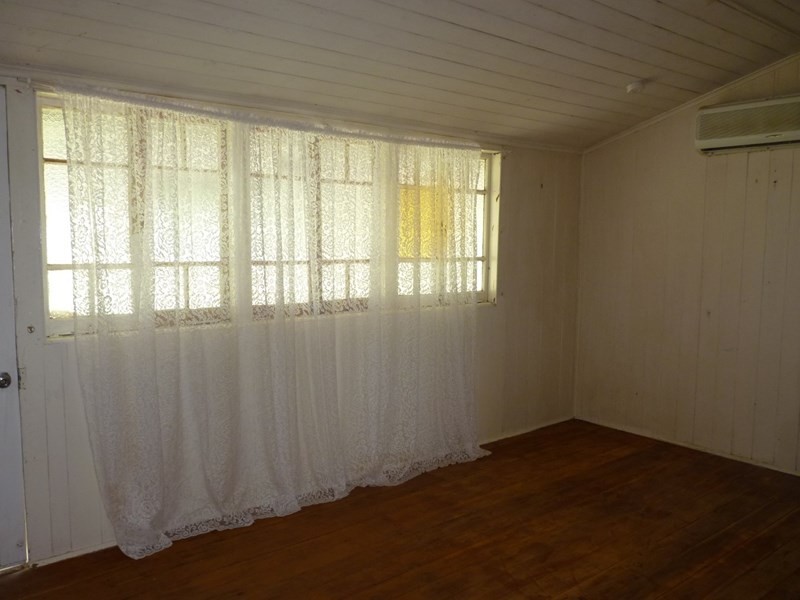 32 Barlee Street, St George QLD 4487