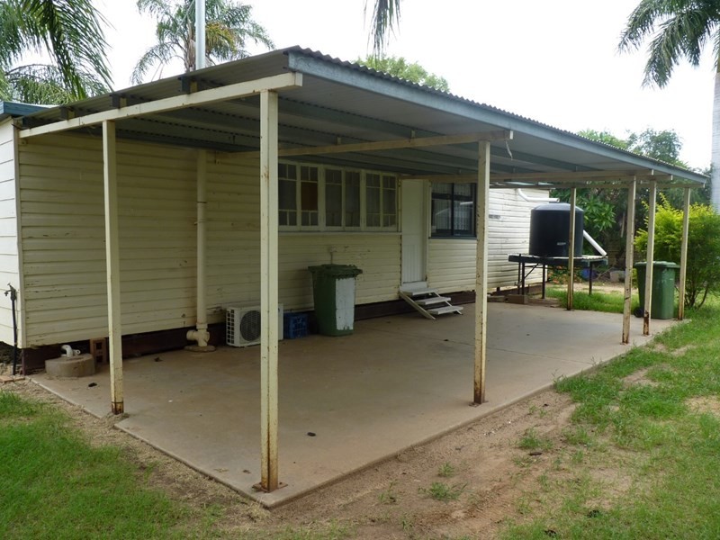 32 Barlee Street, St George QLD 4487