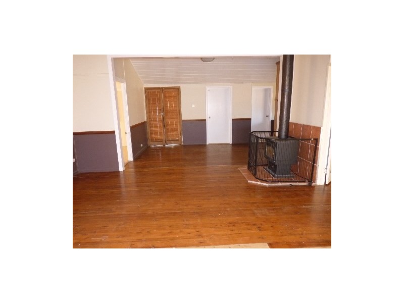 12 Hutt Street, St George QLD 4487