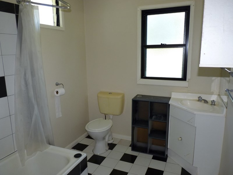 6 Boronia Avenue, St George QLD 4487