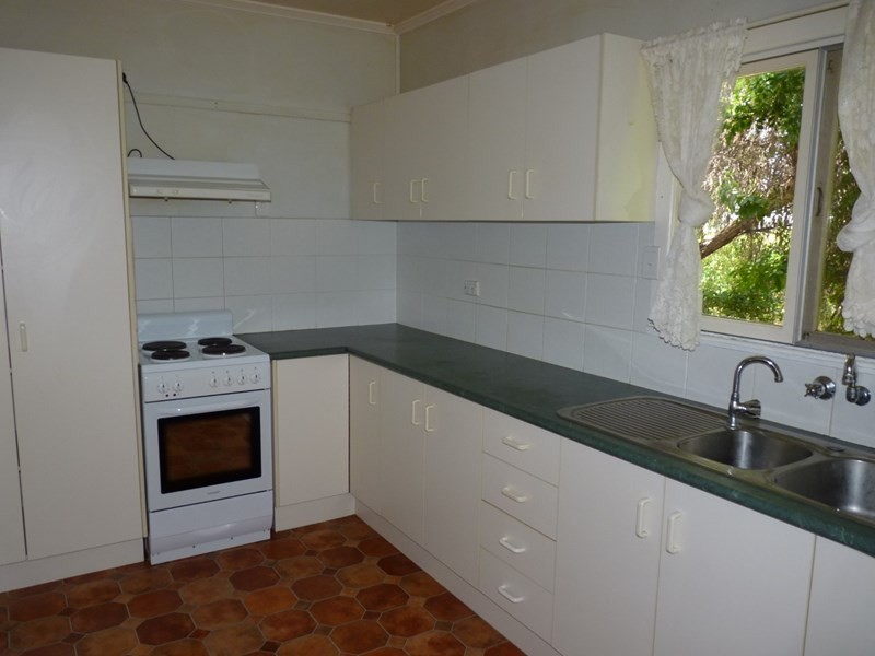 18 Howe Street, St George QLD 4487