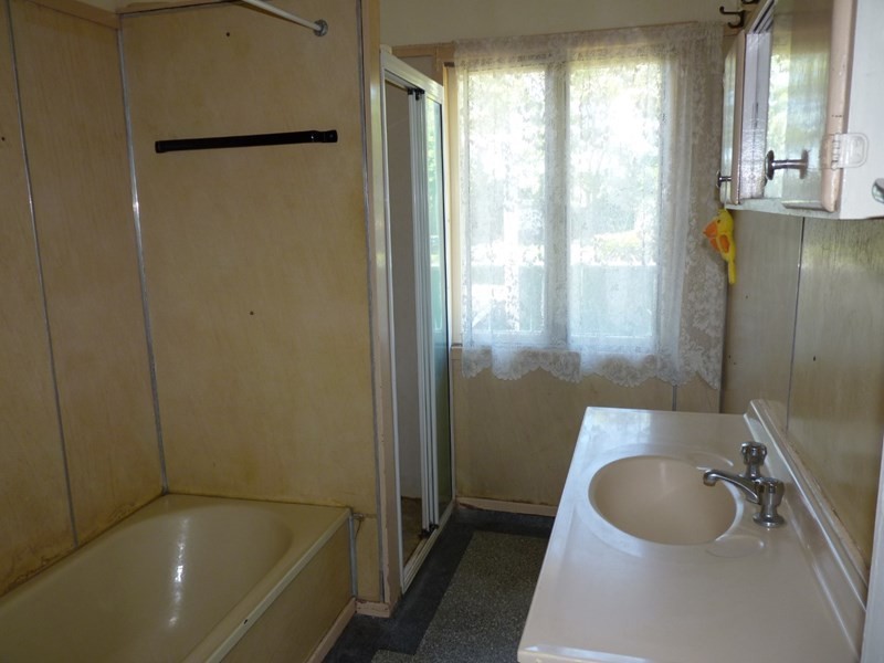 18 Howe Street, St George QLD 4487