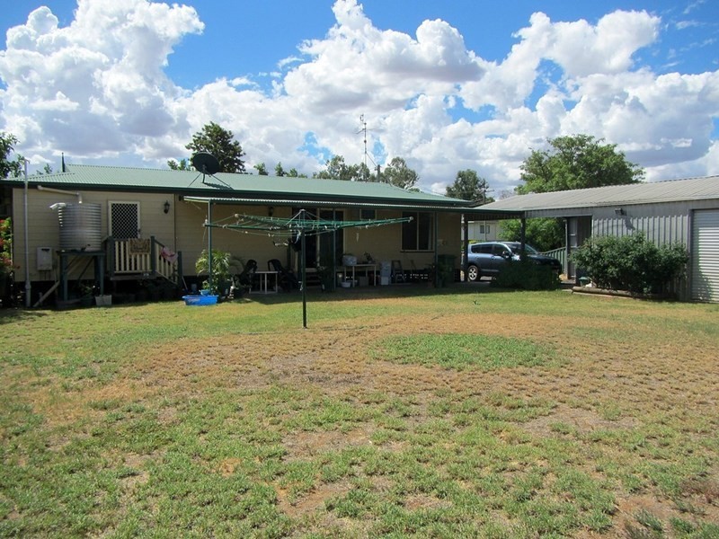 14 Wattle Drive, St George QLD 4487