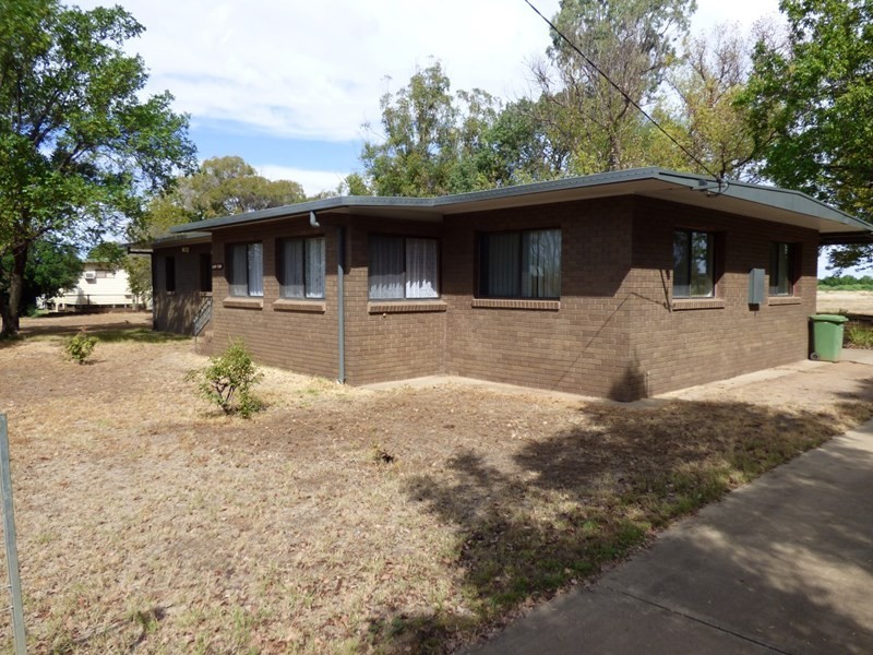 62-64 Murchison Stret, St George QLD 4487