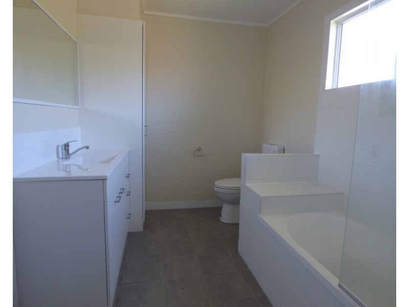 10 Alfred Street, St George QLD 4487