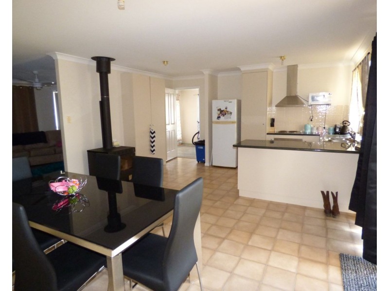 10 TAYLOR Street, St George QLD 4487