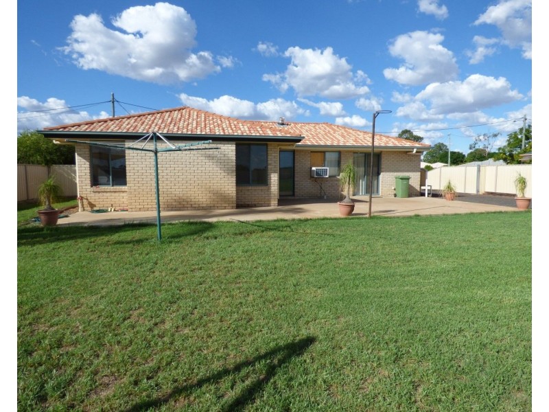 10 TAYLOR Street, St George QLD 4487