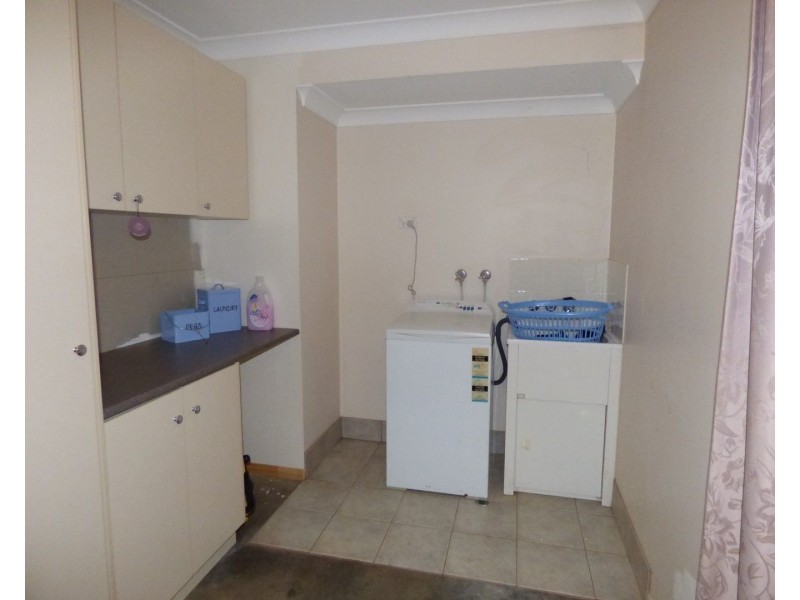 10 TAYLOR Street, St George QLD 4487