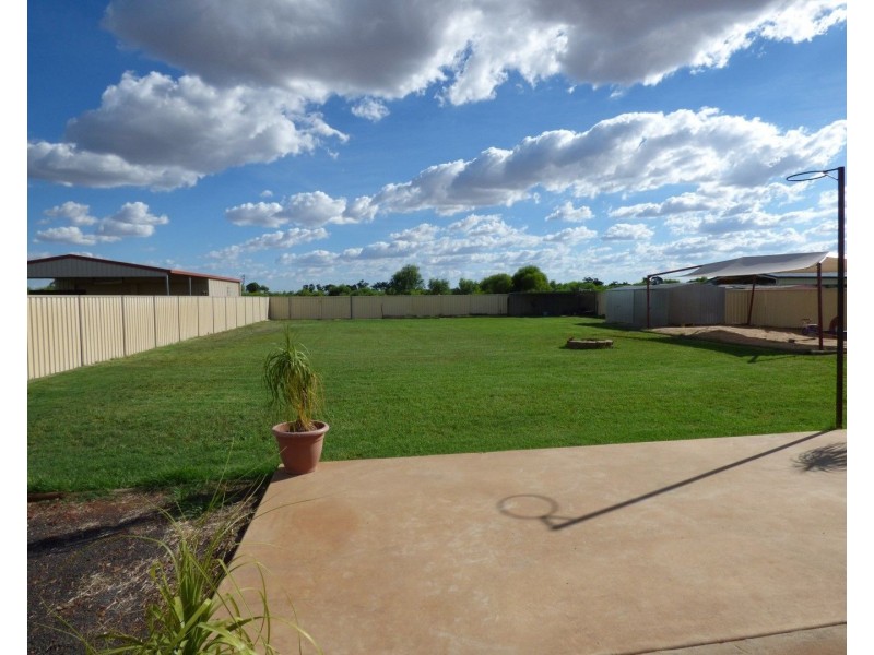 10 TAYLOR Street, St George QLD 4487